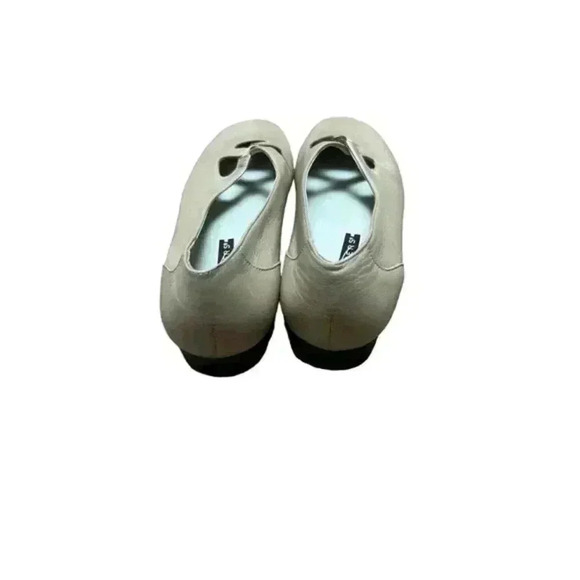 Trotters Women's Maggie Gold Leather Slip-on Comfort‎ Loafer - Picture 4 of 8